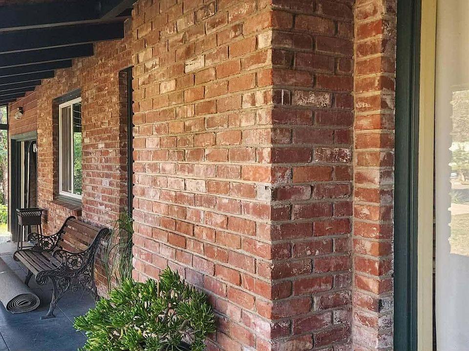 1st image of 1715 Barbara Rd