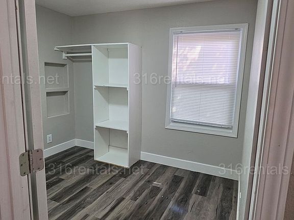 3rd image of 714 N Ash St