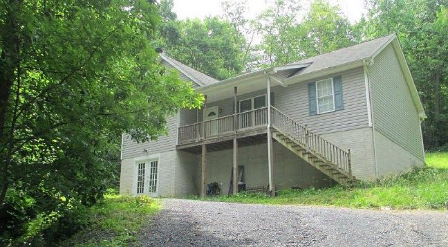 1st image of 82 Parker Cir