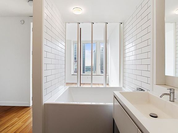 5th image of 15 William St APT 22C
