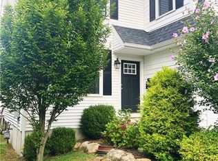 60 Charles St, Fairfield, CT 06824