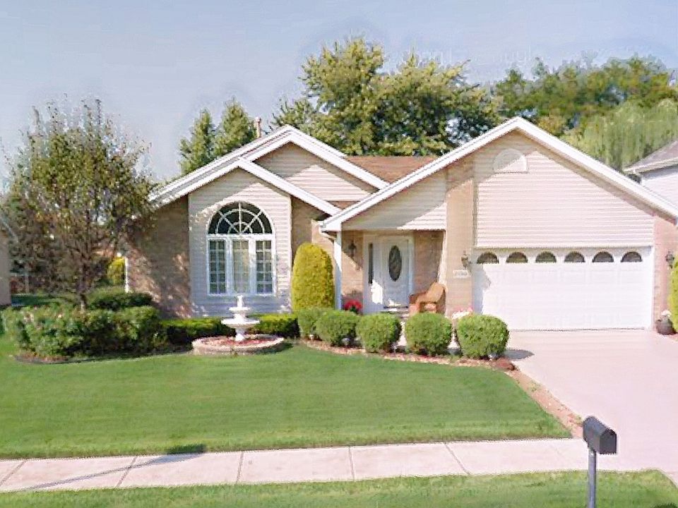 1st image of 2130 Parkview Dr