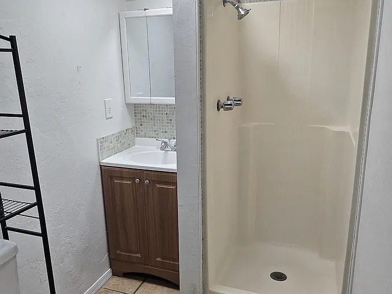 2501 N Sparkman Blvd — Photo 7