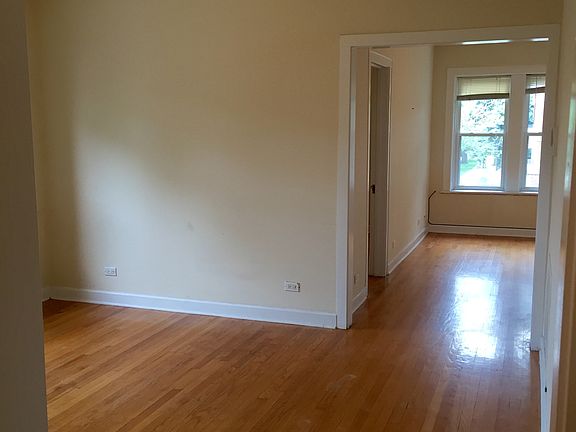 2nd image of 3700 W Cornelia Ave APT 2