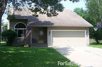 Located on a Cul-de-sac with GREAT neighbors