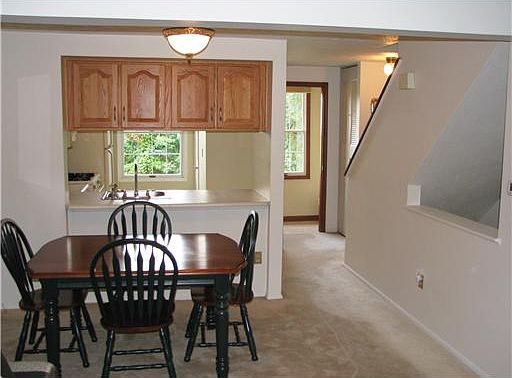 5th image of 304 Huntingdon Ave