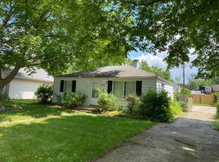 1216 Eastbrook Dr, South Bend, IN 46616