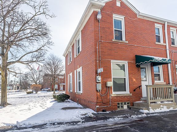 2nd image of 711 Saint Clair St
