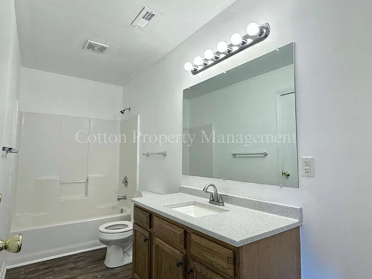 315 S Dudley St #16 — Photo 17