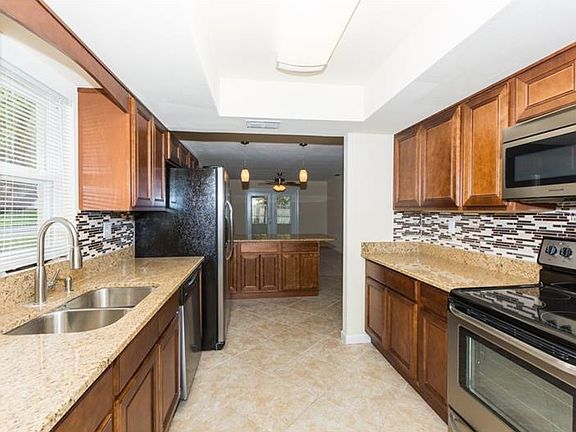 2nd image of 4917 Celia Cir E