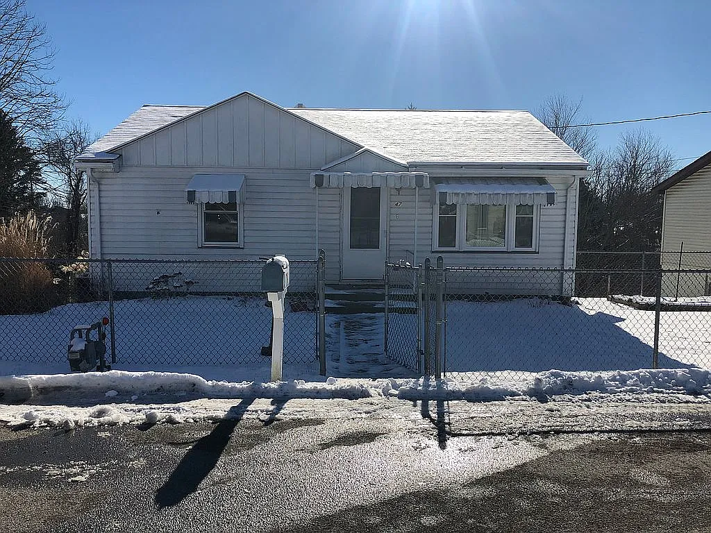 47 Elm Ln photo 1