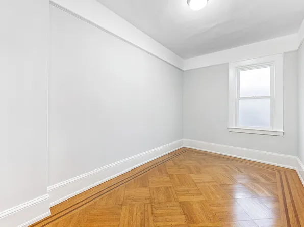 2053 East 16th Street image 3 of 17