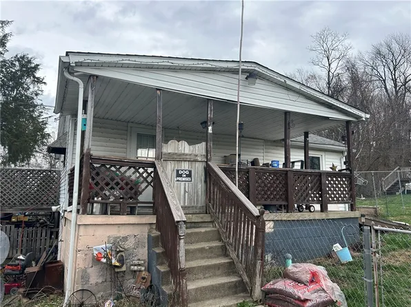 108 Chalfant St, Vanderbilt, PA 15486