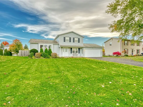 24 Leerie Dr, Rochester, NY 14612