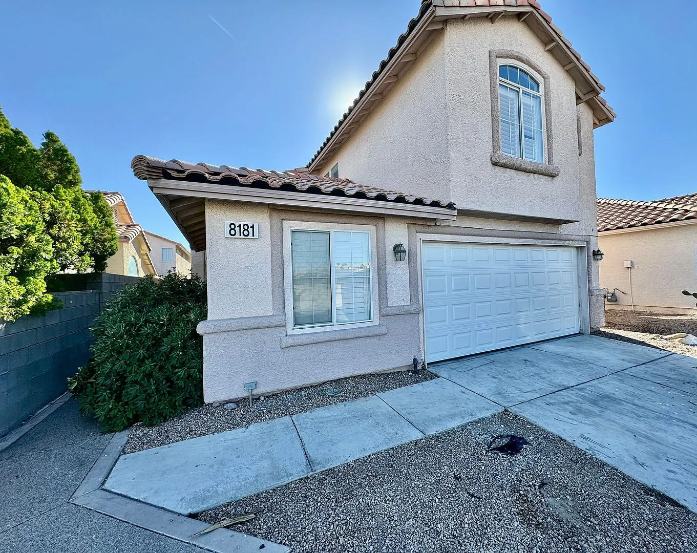 Freshly Upgraded - 5 Bedroom House - For Rent — Photo 1