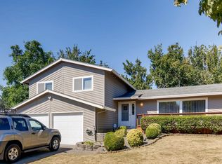 2326 SW Sundial Ct, Troutdale, OR 97060