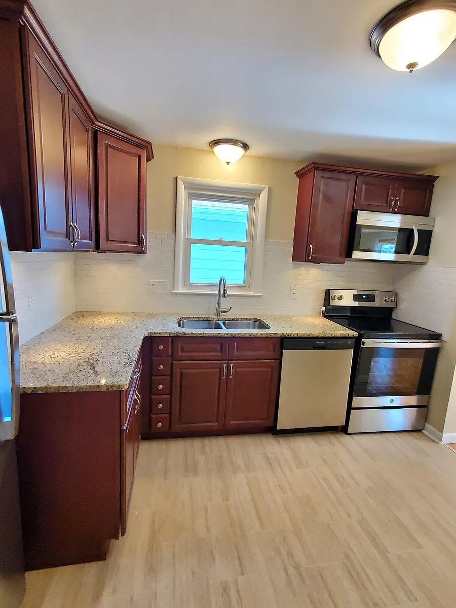 Building Photo - 4692 N Bailey Ave #1
