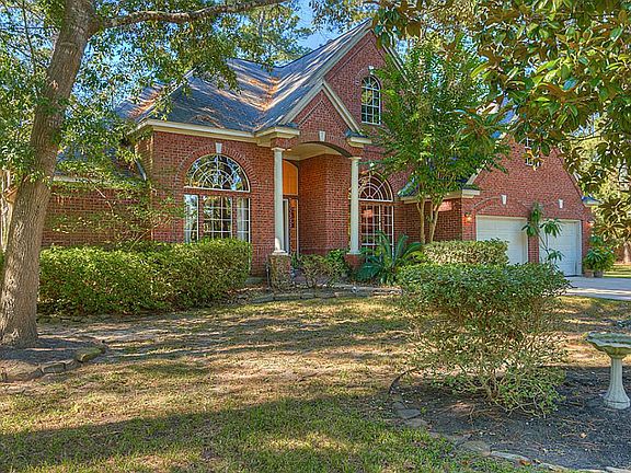 2406 Coachlight; 1 1/2 story all brick custom home.