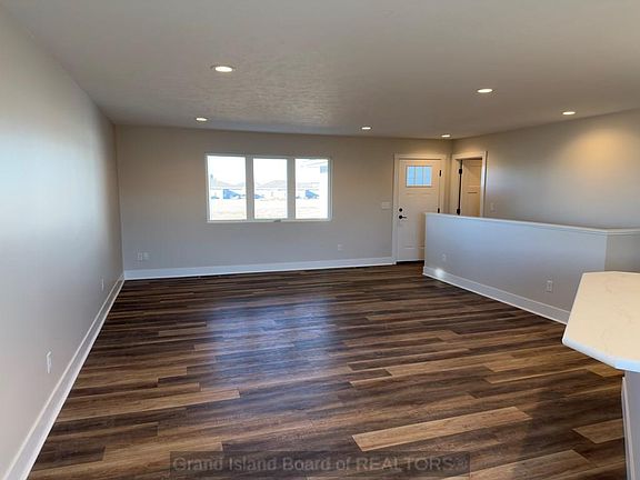 5th image of 1495 Highlander Ln
