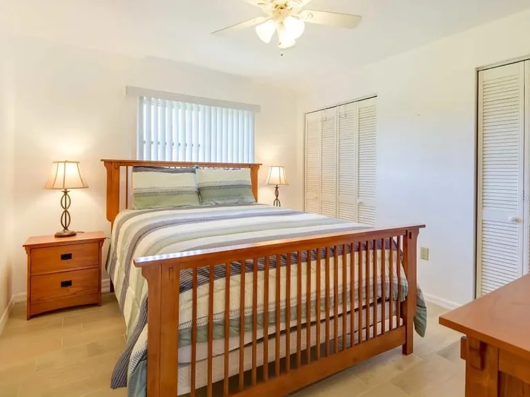 1342 Eagle St — Photo 12