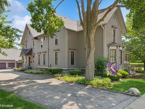 314 Washington St, Algonquin, IL 60102