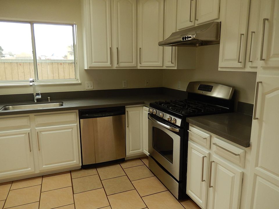 2nd image of 5654 Mission St #A