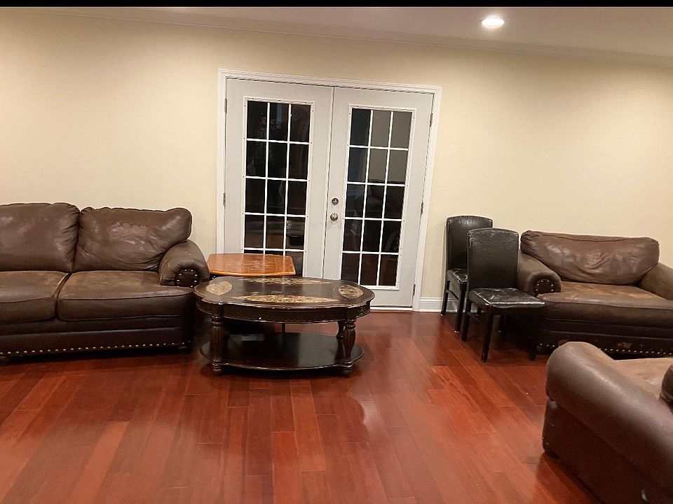 2nd image of 904 S Stough St