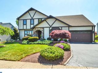 5 Greenway Cir, Fairless Hills, PA 19030