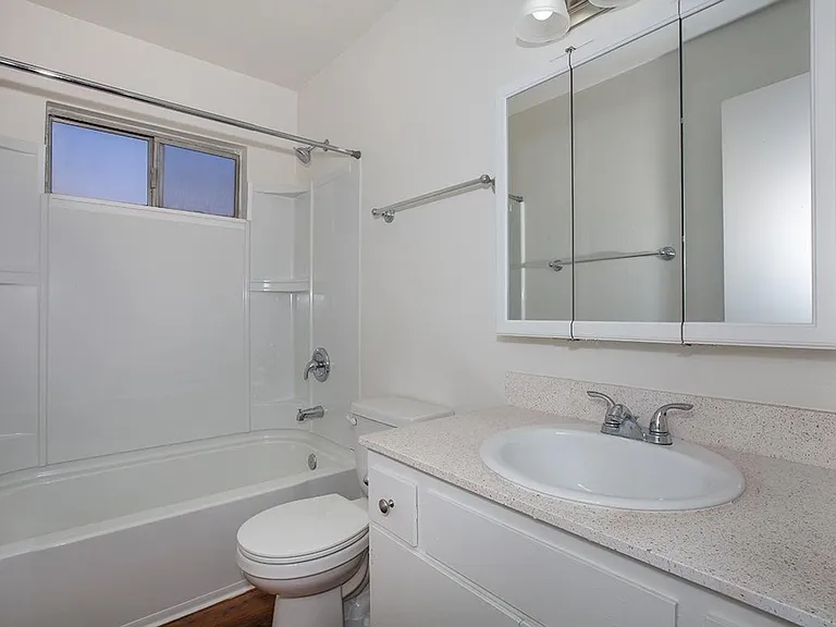 Village Green Apartments — Photo 7