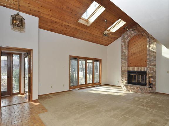 3rd image of 16080 W Armour Ave