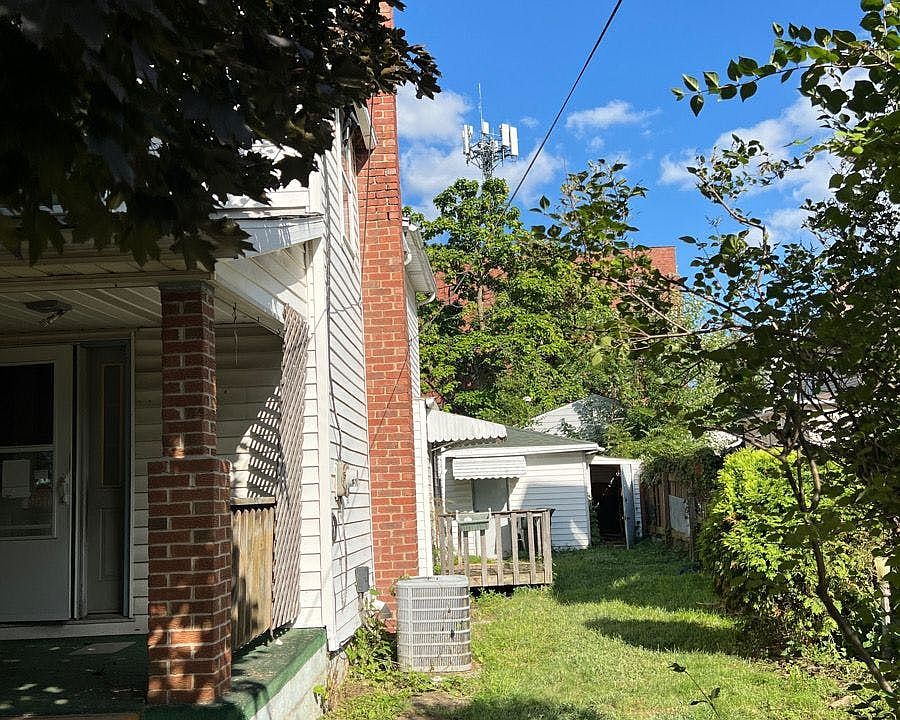 2nd image of 248 Smith Ave SW