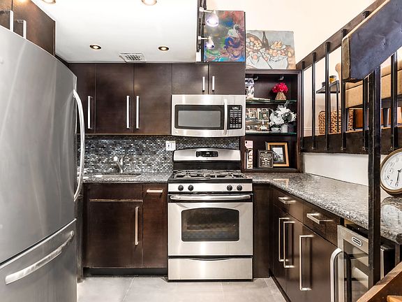 5th image of 215 E 24th St APT 306