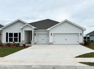 309 E Gray Owl Dr, Freeport, FL 32439