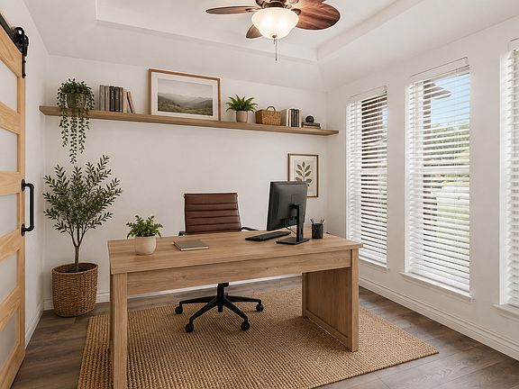 5th image of 372 La Quinta Cir S
