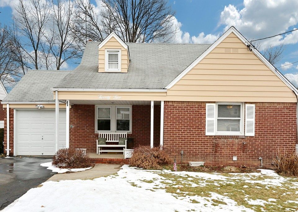 1st image of 25 Lowe Ave #1X