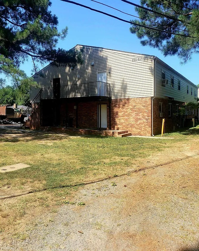 214 Randolph Street — Photo 1