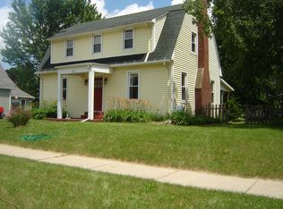 313 S Main St, Perry, MI 48872