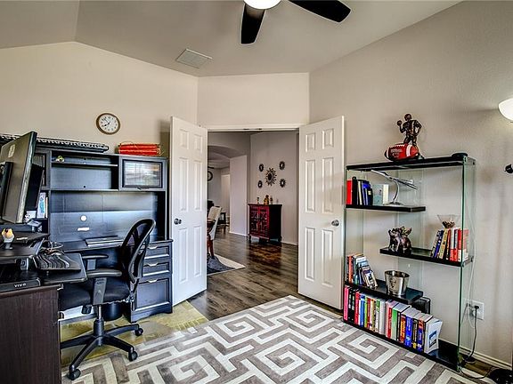 4th image of 1506 Mockingbird Way