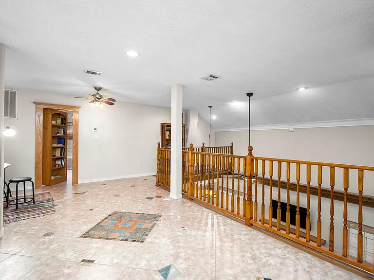 2 Amber Fire Pl — Photo 19