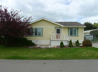 916 Mountain View Dr, Lewistown, MT 59457