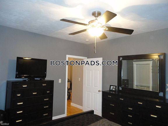 1530120315-bedroom-2