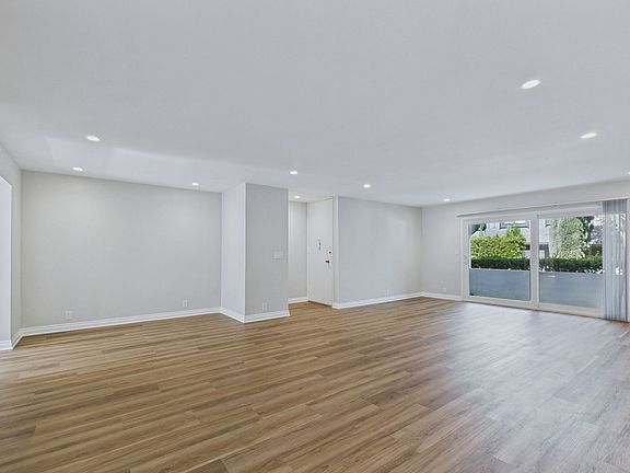 4th image of 420 Fairview Ave APT 105