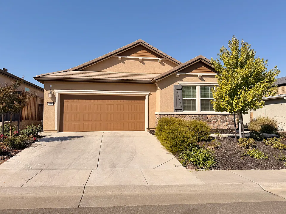 136 Hermosa Ct