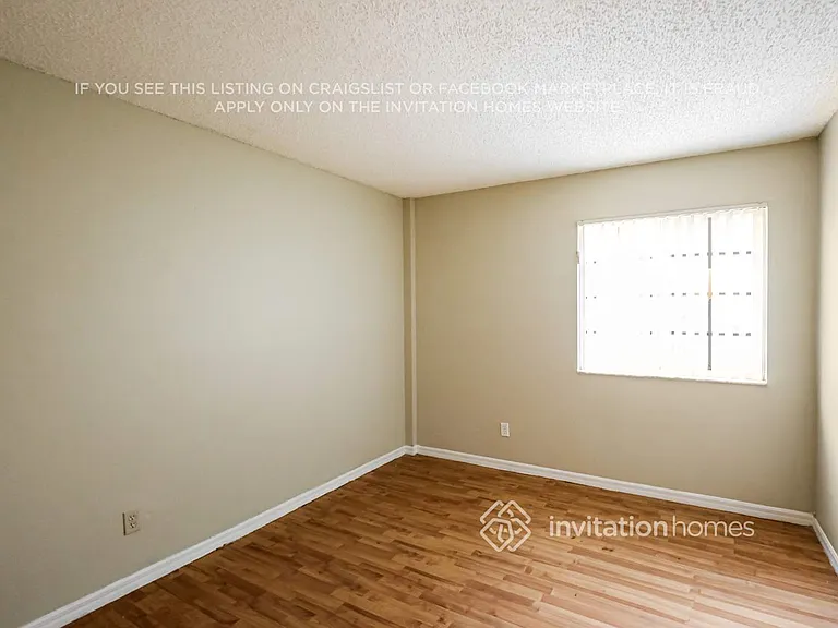 2300 SW 106th Ave — Photo 16