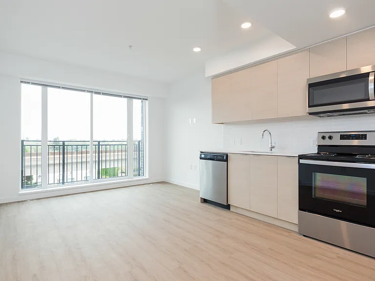 3655 Victoria Dr — Photo 17