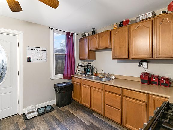 2nd image of 315 E 10th St