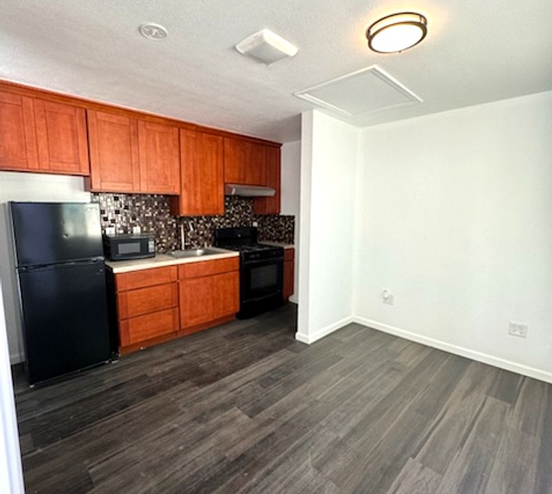 1st image of 2771 Sheldon Dr #A