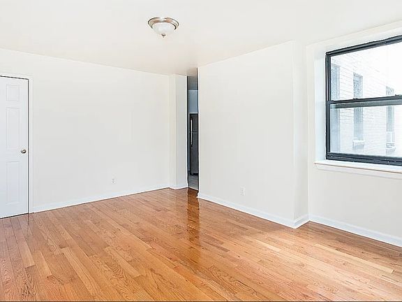 2nd image of 735 W 172nd St APT B34
