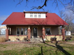 208 NE High St, Melvern, KS 66510