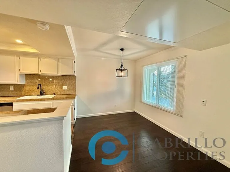 2828 Famosa Blvd #102 — Photo 8